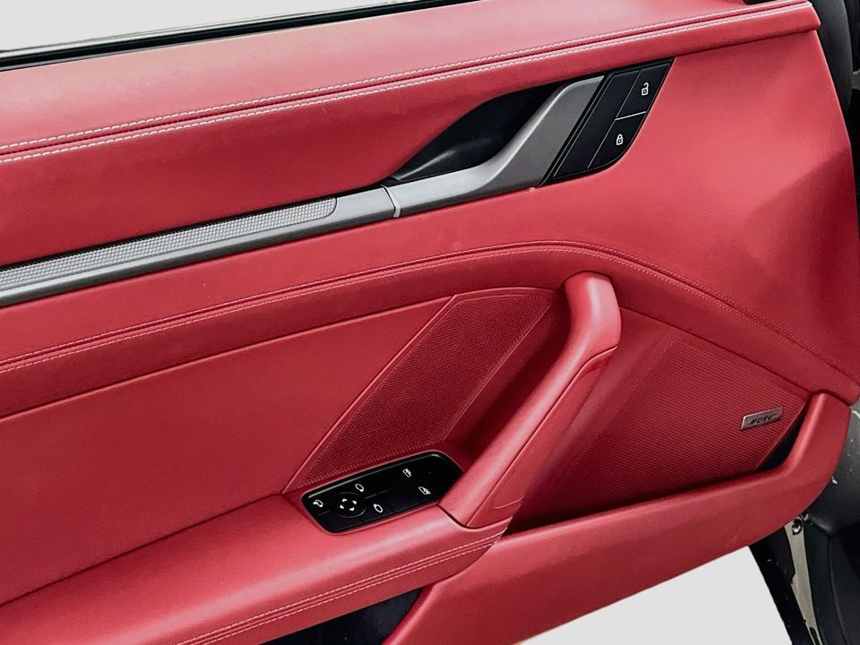 Certified 2024 Porsche 911 Targa 4 AWD/4WD image 19