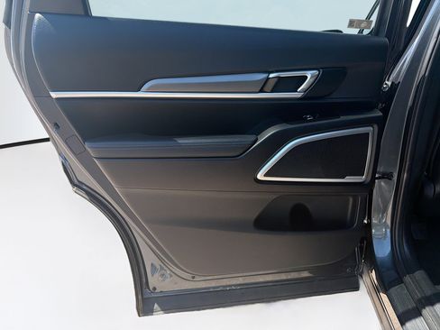 Used 2022 Kia Telluride LX AWD/4WD image 27