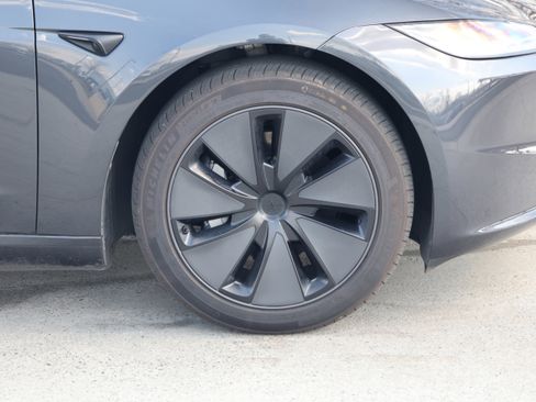 Used 2025 Tesla Model 3 image 13