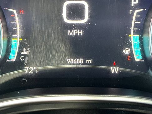Used 2018 Chrysler Pacifica Limited FWD image 27
