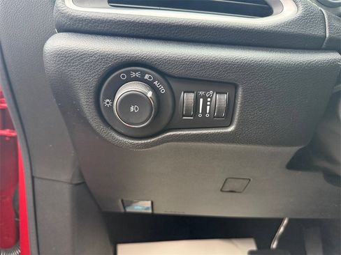 New 2026 Chrysler Pacifica Select w/ S Appearance Package image 18