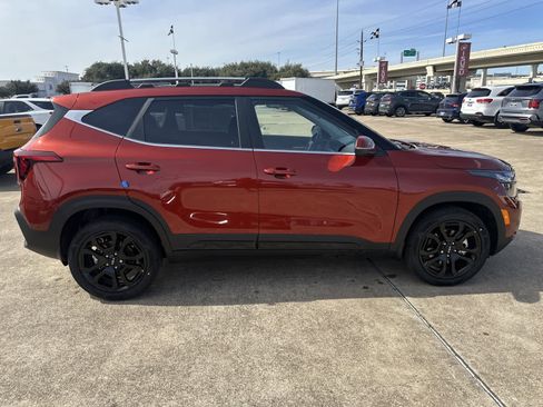 New 2024 Kia Seltos X-Line image 4