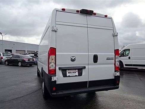 Used 2025 RAM ProMaster 3500 w/ Convenience Group image 3