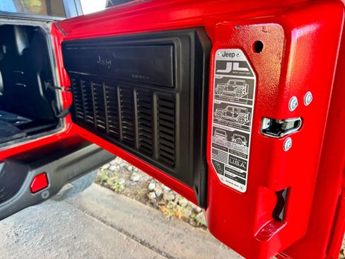 Used 2019 Jeep Wrangler Unlimited Rubicon w/ Steel Bumper Group AWD/4WD image 22