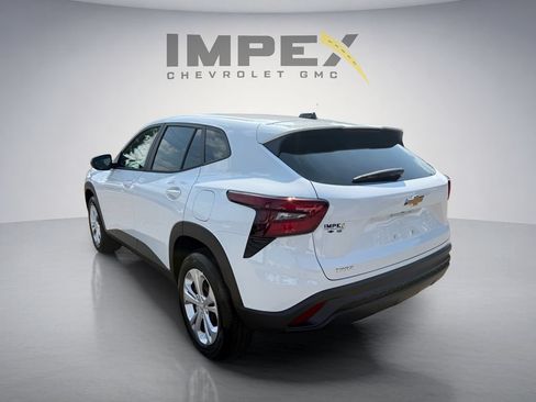 New 2026 Chevrolet Trax LS FWD image 3