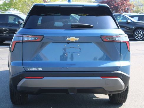Used 2025 Chevrolet Equinox LT FWD image 6