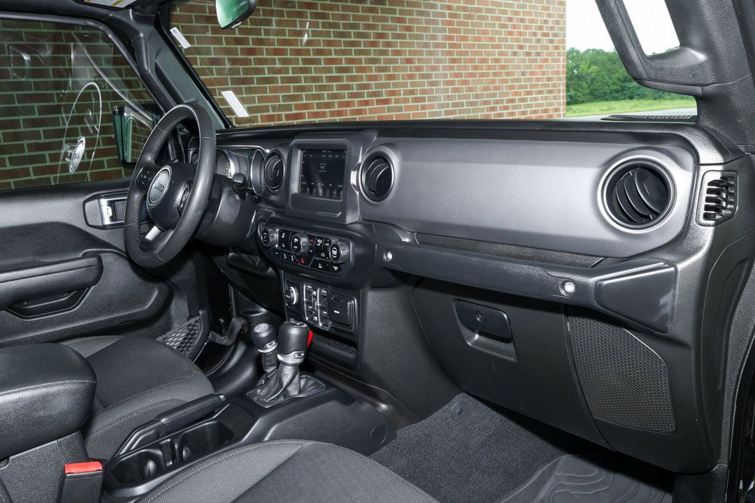 Used 2023 Jeep Gladiator Sport AWD/4WD image 23
