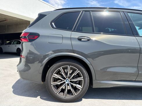 Used 2024 BMW X5 xDrive50e w/ M Sport Package AWD/4WD image 5
