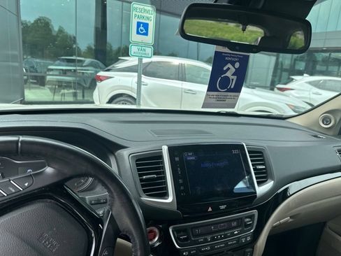 Used 2016 Honda Pilot Touring image 5