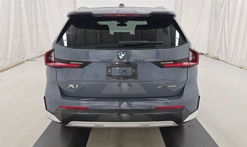 Used 2025 BMW X1 xDrive28i w/ Convenience Package AWD/4WD image 5