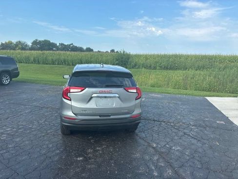 Used 2024 GMC Terrain SLE AWD/4WD image 4