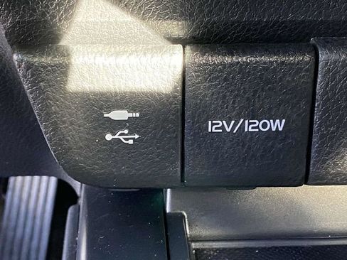 Used 2019 Toyota Camry SE image 29