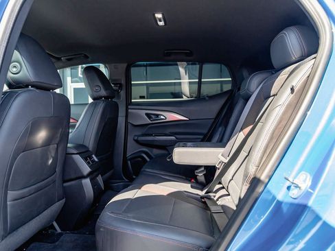 Used 2024 Chevrolet Equinox EV RS FWD image 18