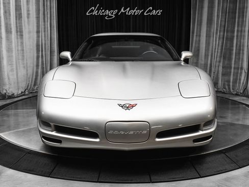 Used 1999 Chevrolet Corvette Coupe w/ Lighting Pkg RWD image 7