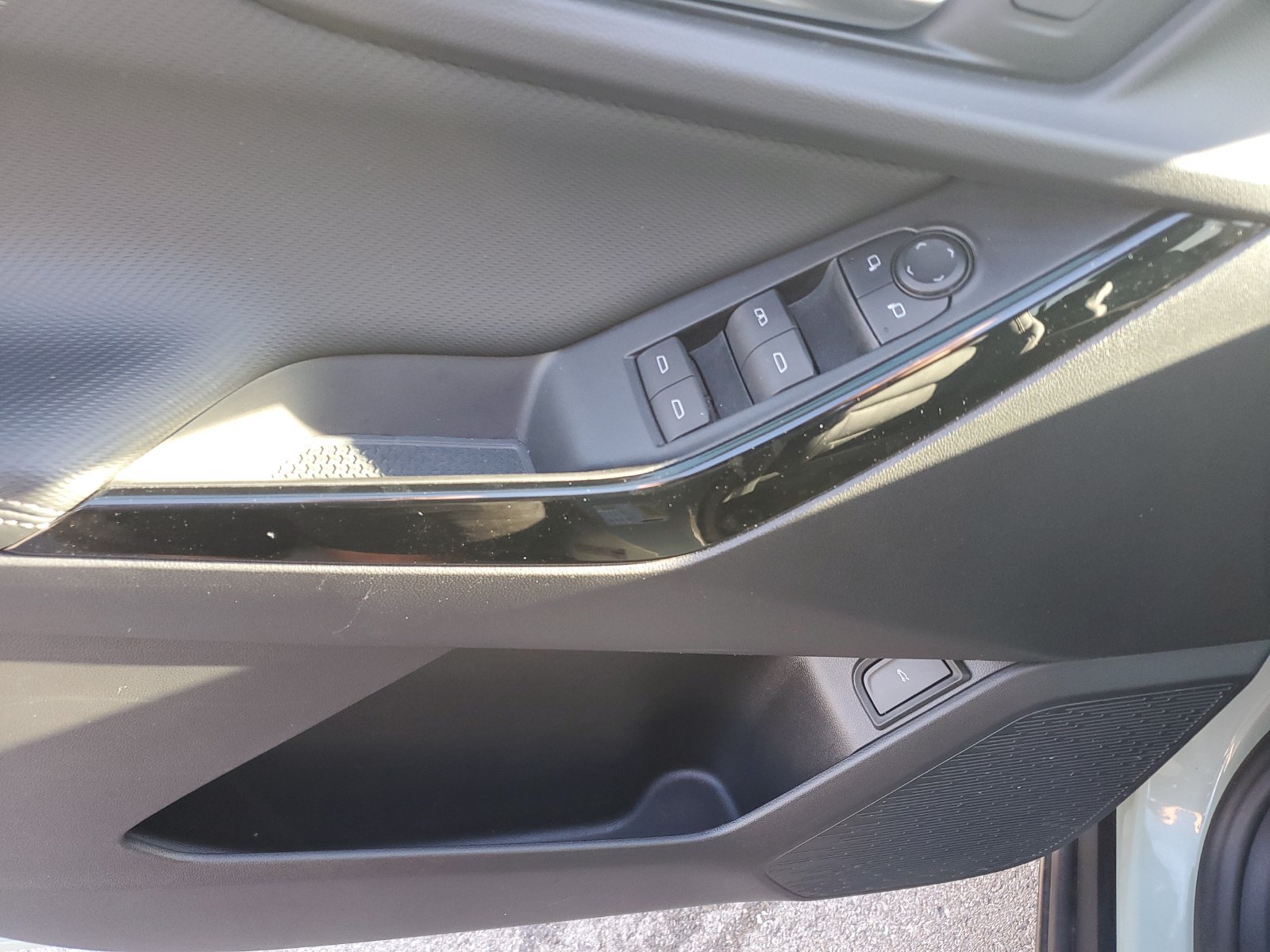 Used 2025 Chevrolet Equinox LT w/ Convenience Package II FWD image 20