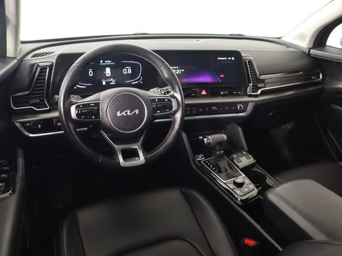 Used 2023 Kia Sportage EX image 2