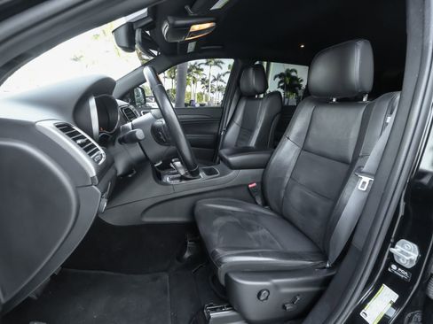 Used 2022 Jeep Grand Cherokee Laredo X image 17