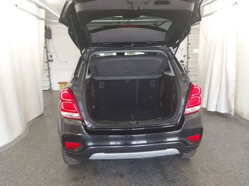 Used 2019 Chevrolet Trax LT w/ LT Convenience Package AWD/4WD image 5