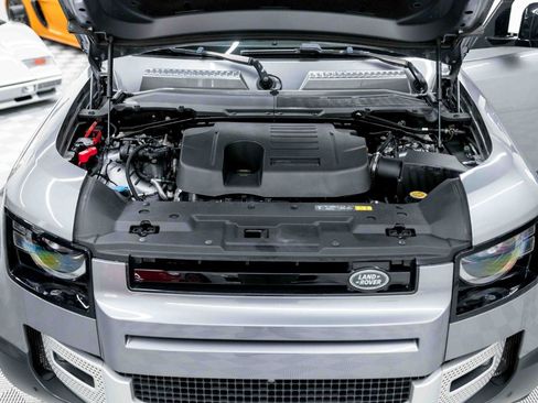 Used 2023 Land Rover Defender 130 SE image 79