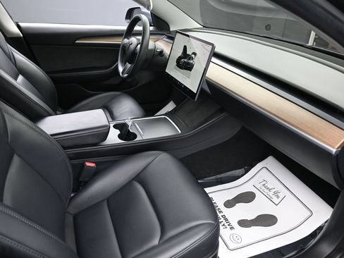 Used 2023 Tesla Model 3 Standard Range RWD image 32