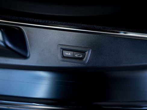 Used 2023 Rolls-Royce Cullinan image 72