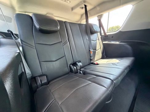 Used 2019 Cadillac Escalade ESV Premium Luxury AWD/4WD image 28