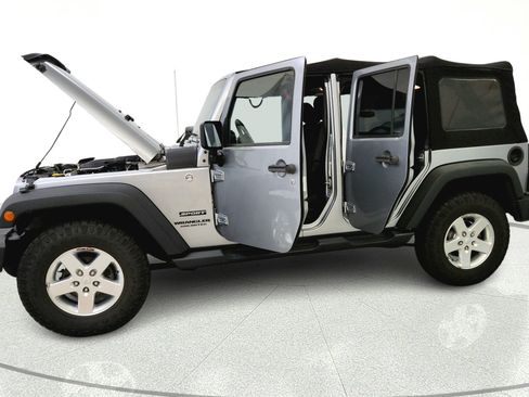Used 2015 Jeep Wrangler Unlimited Sport w/ Quick Order Package 23S AWD/4WD image 11