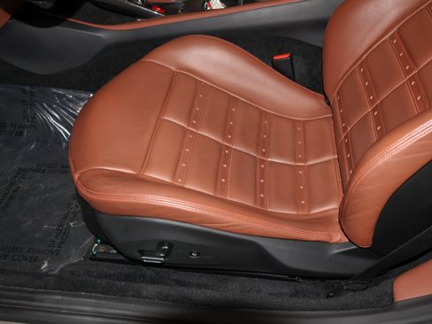 Used 2019 Ferrari Portofino RWD image 17