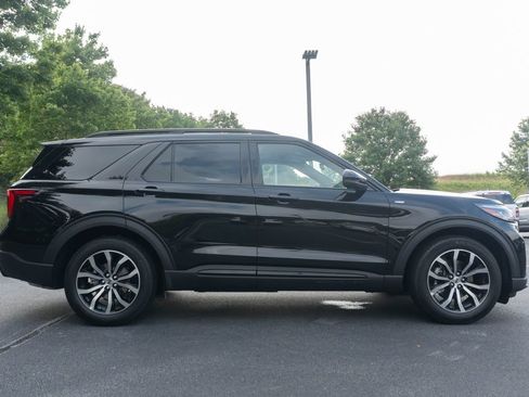 New 2026 Ford Explorer ST-Line RWD image 12