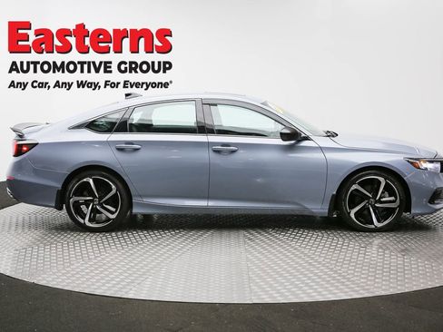 Used 2022 Honda Accord Sport image 4