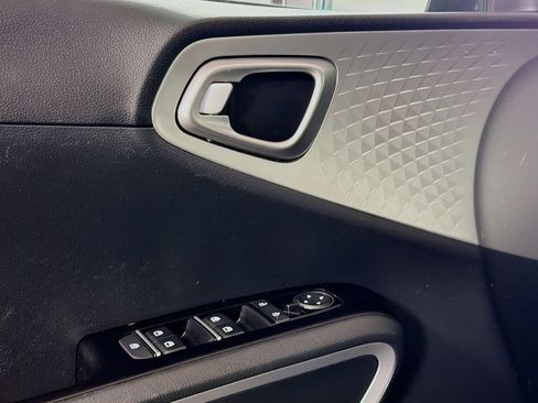 Used 2022 Kia Soul LX FWD image 19