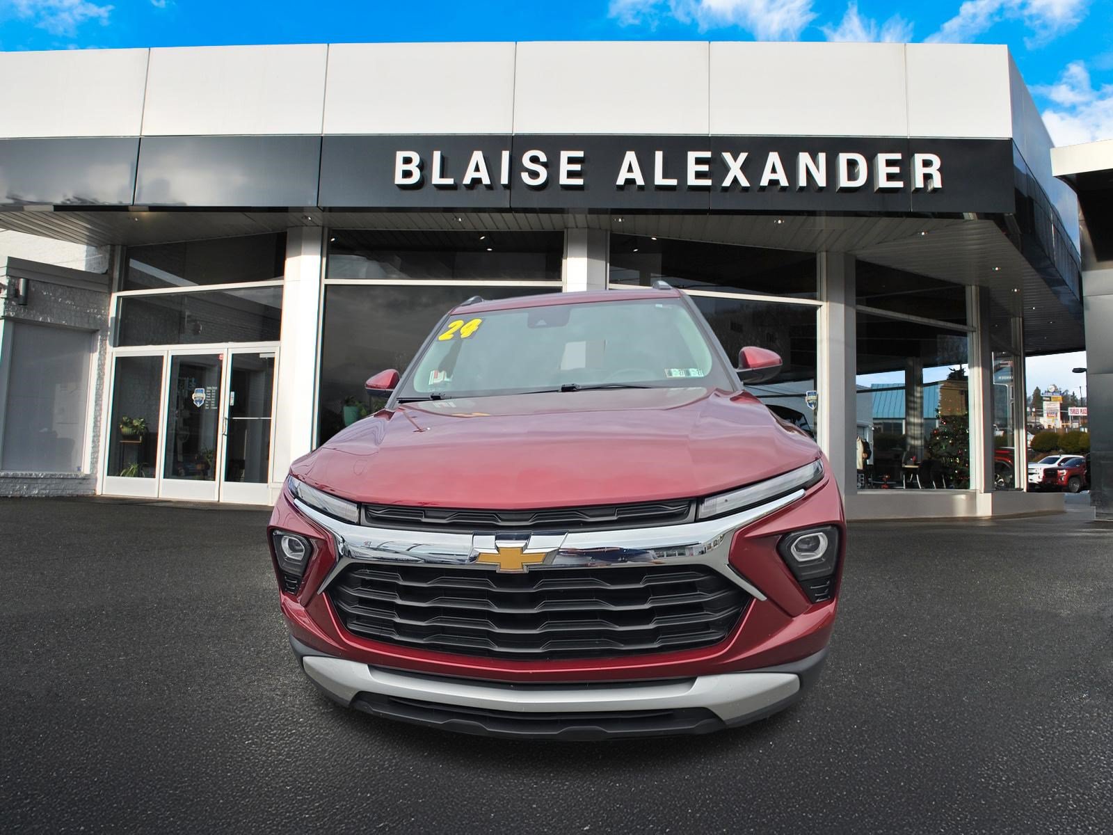 Used 2024 Chevrolet TrailBlazer LT w/ LT Cold Weather Package AWD/4WD image 9