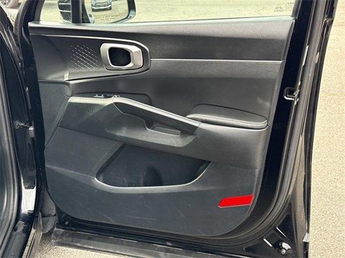 Used 2023 Kia Sorento S w/ Panoramic Sunroof Package image 8