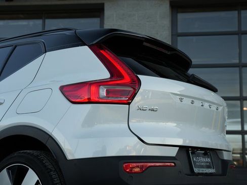Used 2023 Volvo XC40 Recharge Ultimate image 41