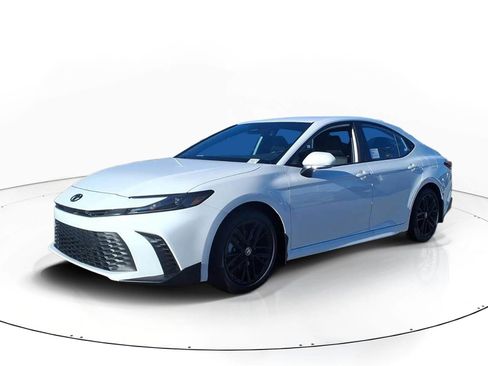 New 2026 Toyota Camry SE image 13