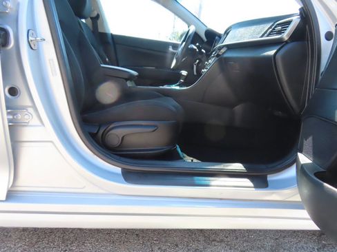 Used 2020 Kia Optima LX FWD image 17