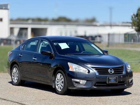 Used 2015 Nissan Altima 2.5 S w/ Power Driver Seat Package image 1