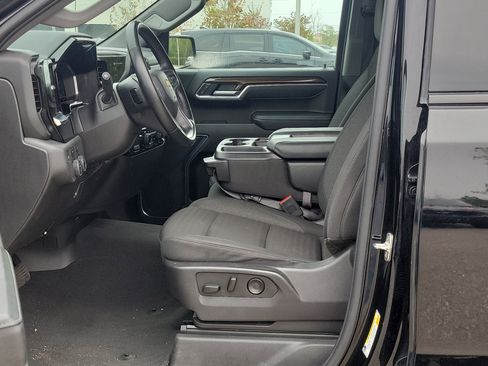 Used 2025 Chevrolet Silverado 1500 LT image 17