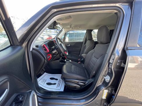 Used 2018 Jeep Renegade Latitude image 10