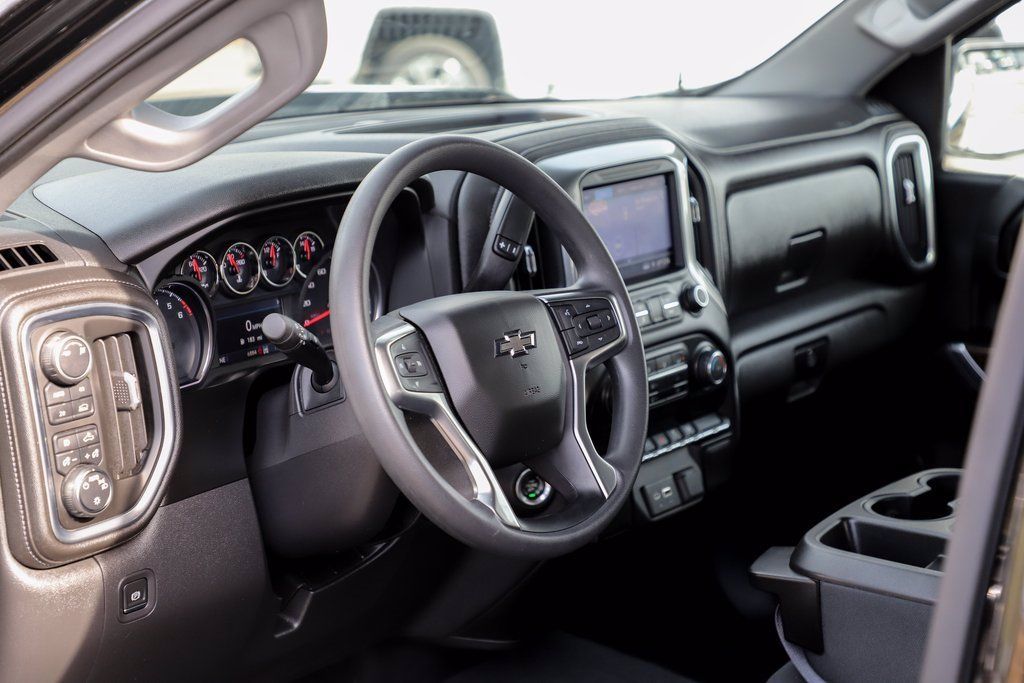 Used 2019 Chevrolet Silverado 1500 RST AWD/4WD image 9
