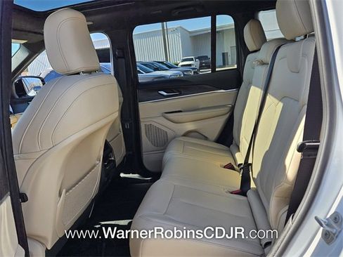 New 2025 Jeep Grand Cherokee Limited image 6