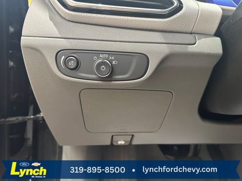 Used 2023 Chevrolet Bolt EUV Premier FWD image 17