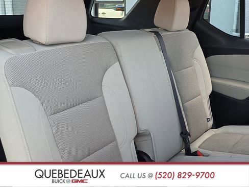 Used 2022 Chevrolet Traverse LS image 21