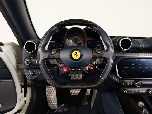 Certified 2020 Ferrari Portofino RWD image 21