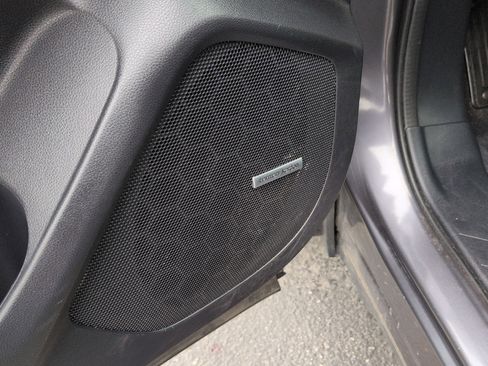 Used 2022 Subaru Ascent Touring image 16