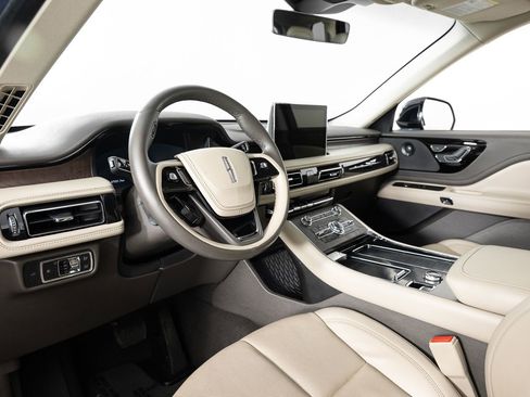 Used 2021 Lincoln Aviator Reserve w/ Class IV Trailer Tow Package image 12