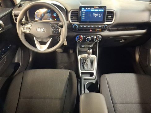 New 2025 Hyundai Venue SE image 8