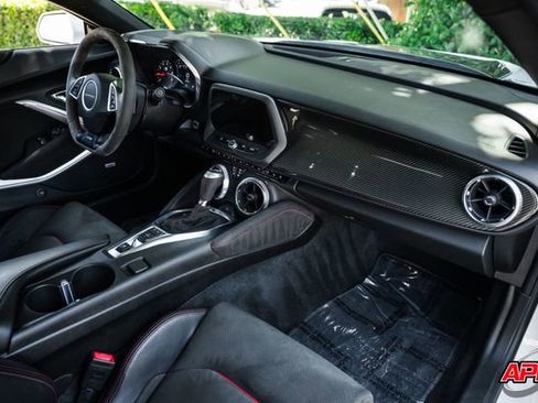 Used 2018 Chevrolet Camaro ZL1 RWD image 20