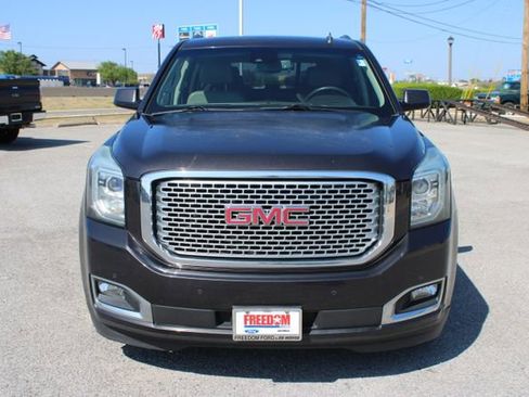 Used 2015 GMC Yukon SLT w/ Open Road Package RWD image 2