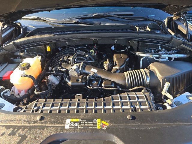 Used 2024 Jeep Grand Cherokee Altitude AWD/4WD image 18